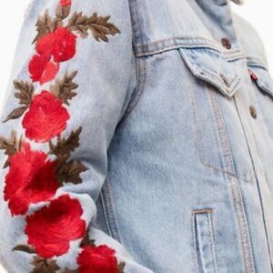 Levi's Denim Jacket Rose Embroidery Faux Fur Lined Unique Size XS Irregular